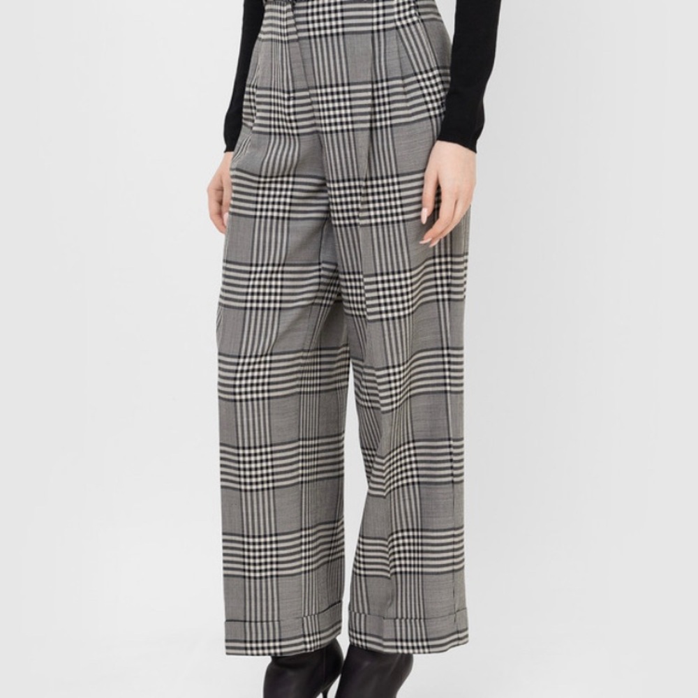 *H&M Wide legged city pant. Plaid cropped. 17 " -20" waist